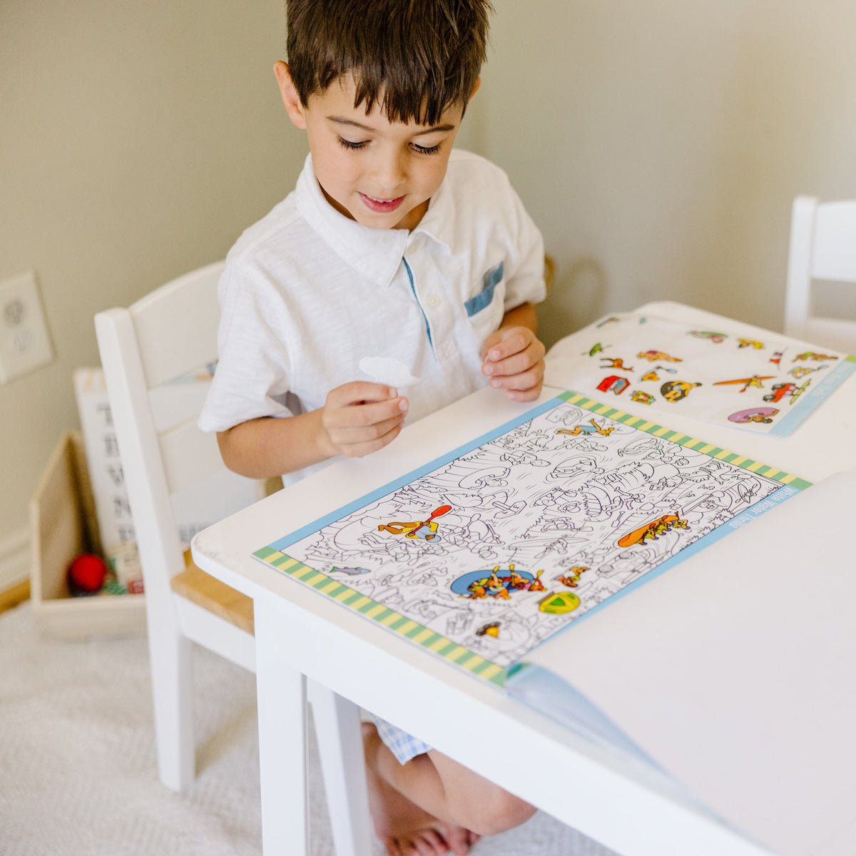 Seek & Find Sticker Pad – Adventure M0