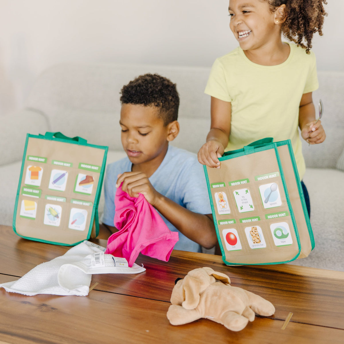 Let’s Explore Indoor/Outdoor Scavenger Hunt Play Set D1